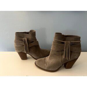 Sole Society Rumi Tassel Bootie Suede Boots Size 9.5